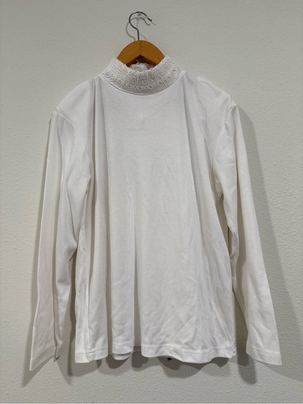 Donna Toran Women’s White Lace Mock Neck Long Sleeve Top Size L Vintage